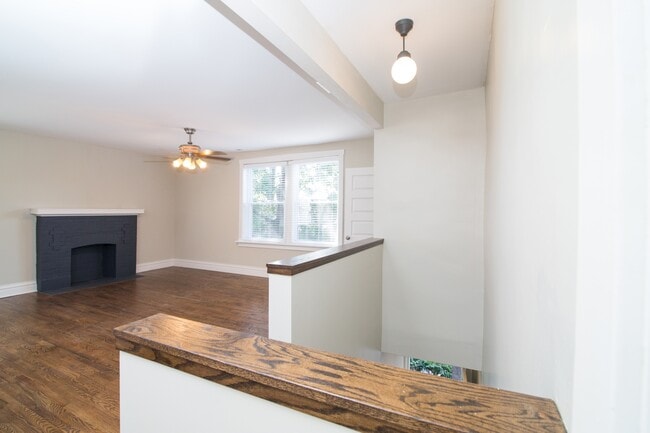 Building Photo - 3116 Lackland Ave