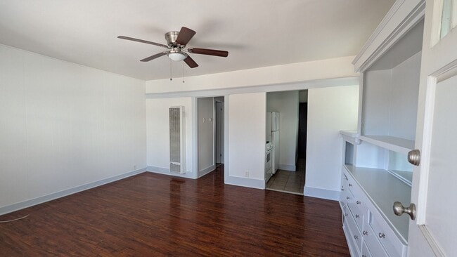 Foto del edificio - Spacious 1 Bedroom in Long Beach !!!
