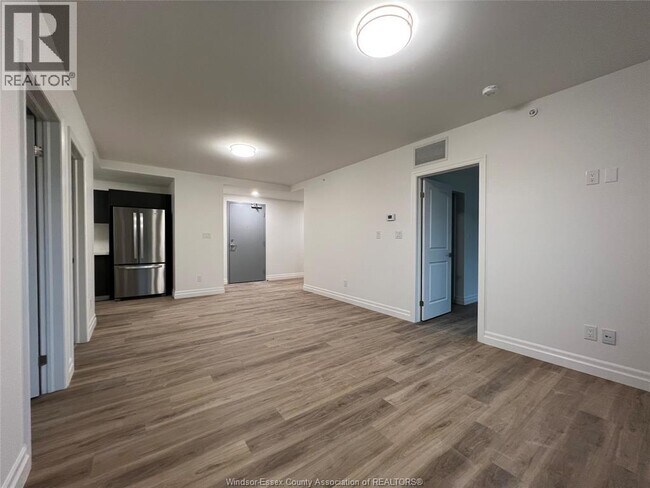 Building Photo - 3370 Stella Crescent