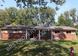 Building Photo - 53663 Tundra Dr
