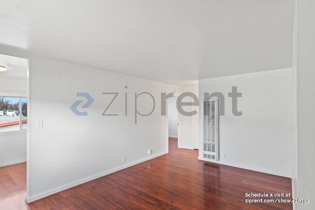 Building Photo - 797 Memorial Way