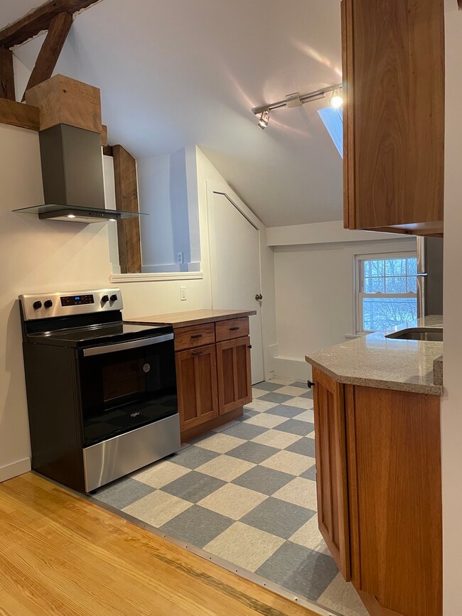 Kitchen - 209 East St