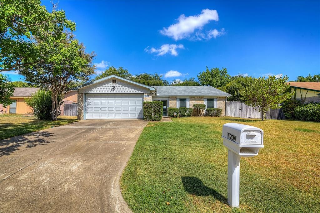 Foto principal - 1909 Sabine Pass Ln