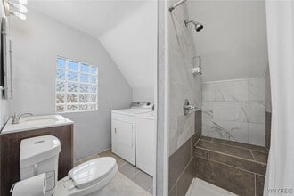 Building Photo - 214 58th St