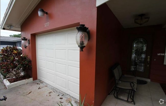 Building Photo - 3200 Keene Park Dr