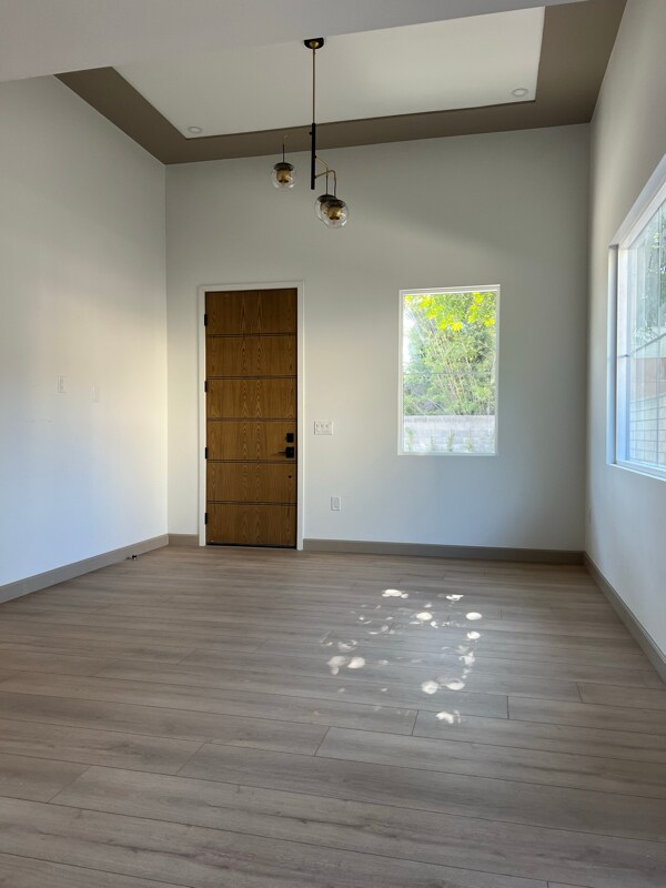 Foto del edificio - 919 Wildrose Ave