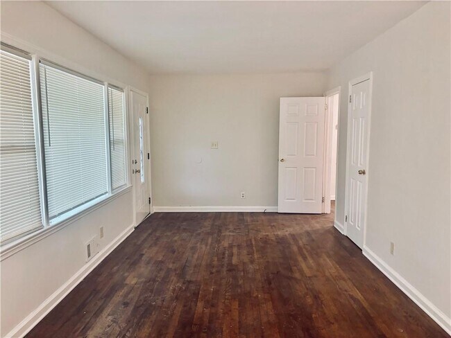 Foto del edificio - 269 Florida Ave SW