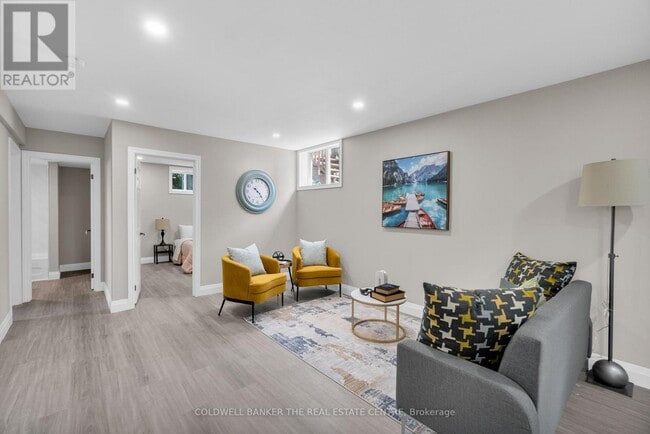 Photo du bâtiment - 21 Little Lake Dr