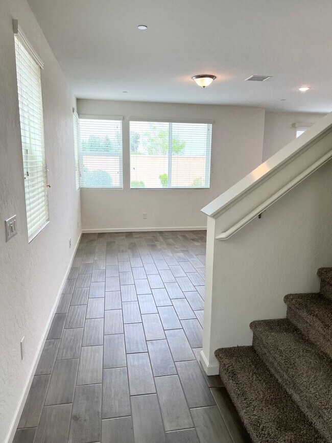 Foto del edificio - 3/2.5 In North Clovis Near Buchanan High School