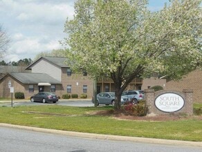 Building Photo - 704 Patton Cir
