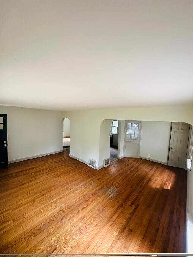 Foto del edificio - 7806 Underhill Dr
