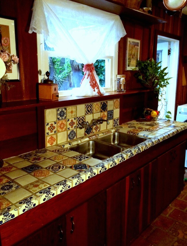 Foto del edificio - 231 W Providencia Ave