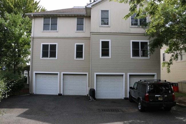 Building Photo - 41 Hamilton Ave