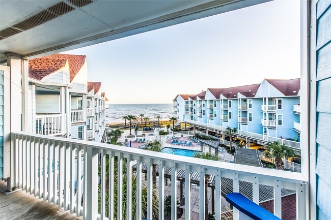 Building Photo - 10811 Termini-San Luis Pass Rd