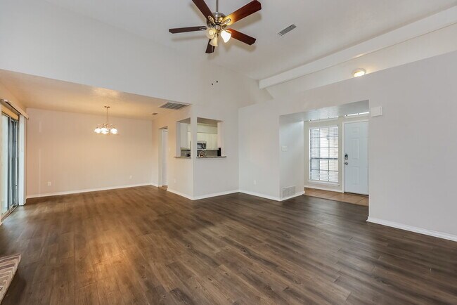Foto del edificio - 2208 Gladstone Dr