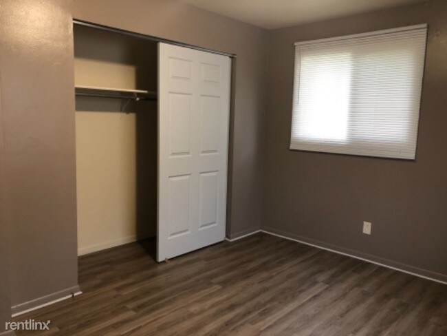 Foto del edificio - 4821 Lovell Ln