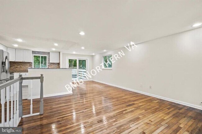 Foto del edificio - 8461 Yellow Leaf Ct
