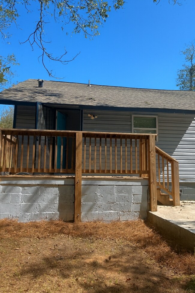 Building Photo - 260 Balkcom Ave