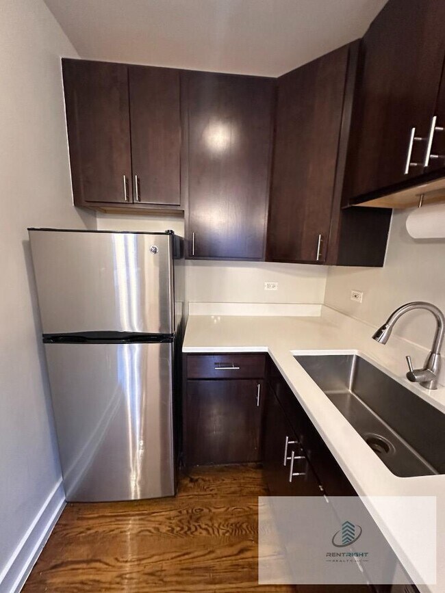 Foto del edificio - 1712 W Albion Ave