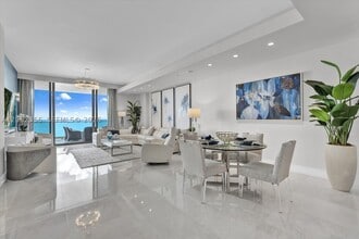 Building Photo - 17901 Collins Ave