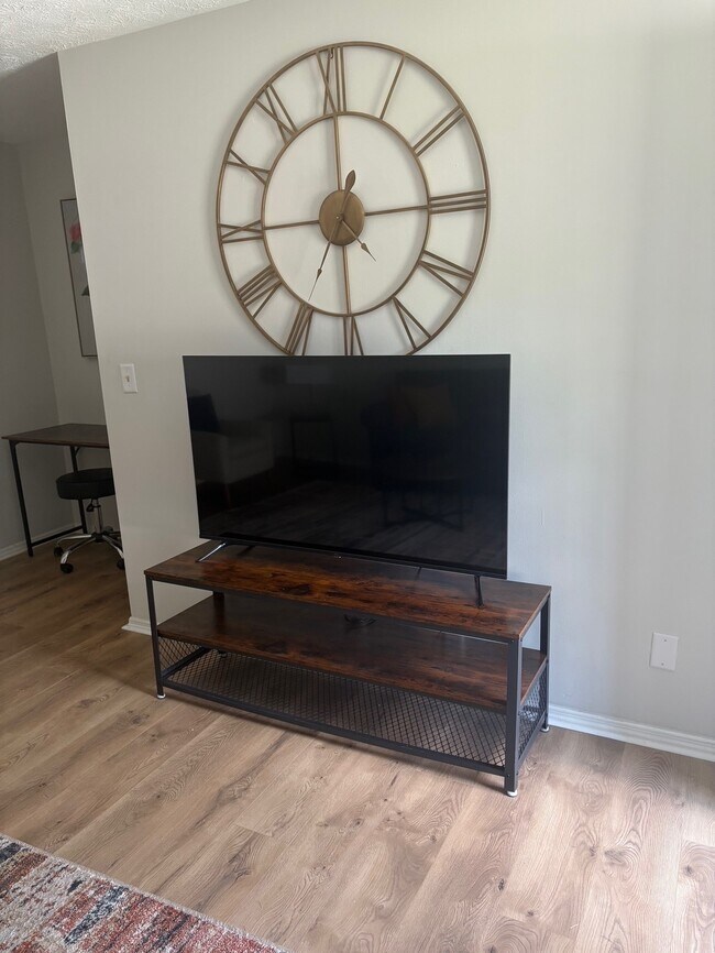 Foto del edificio - 1332 S Hickory Grove Ln
