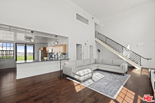 Foto del edificio - 746 S Los Angeles St