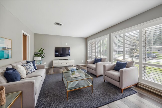 Foto del edificio - 7222 Hartland St