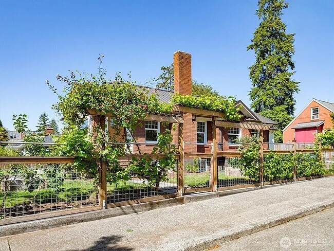Building Photo - 9002 12th Ave NE