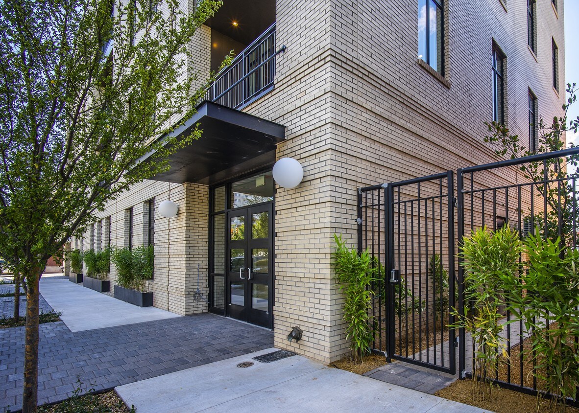 exterior del edificio - 701 N Hudson Ave