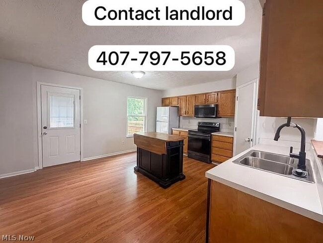 Building Photo - 1618 Saddlebrook Dr