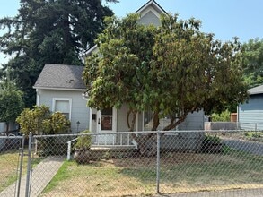 Building Photo - 138 NW 17th Ave