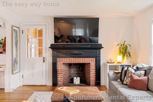 Building Photo - 19 Trenton St