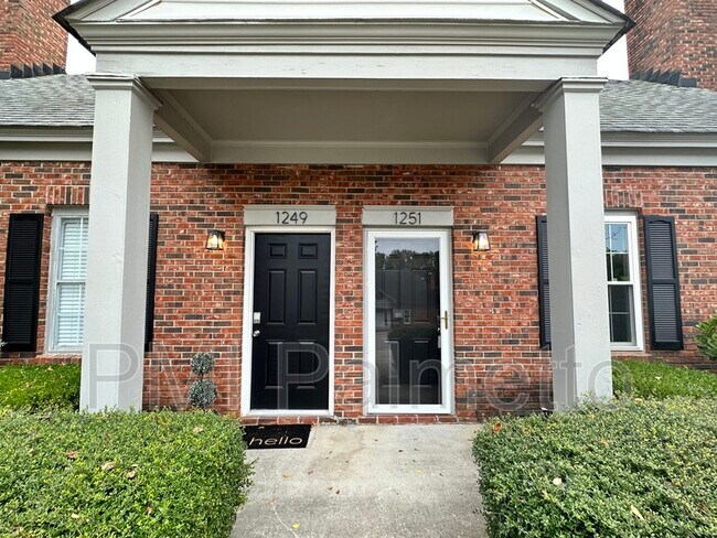 Building Photo - 1251 Hulon Cir