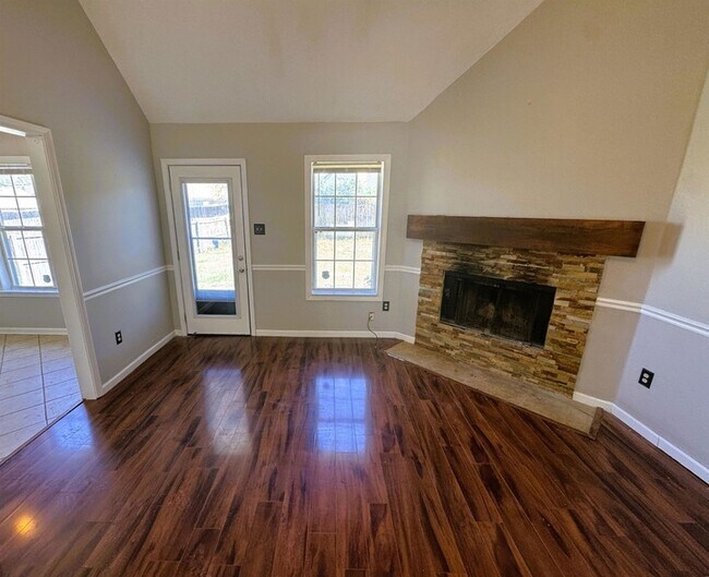 Foto del edificio - 5376 Ragan Ridge Dr