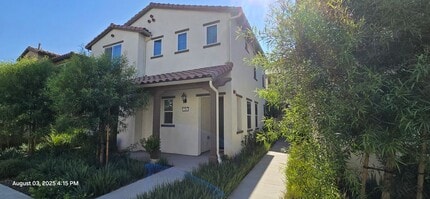 Building Photo - 26149 Park Ave