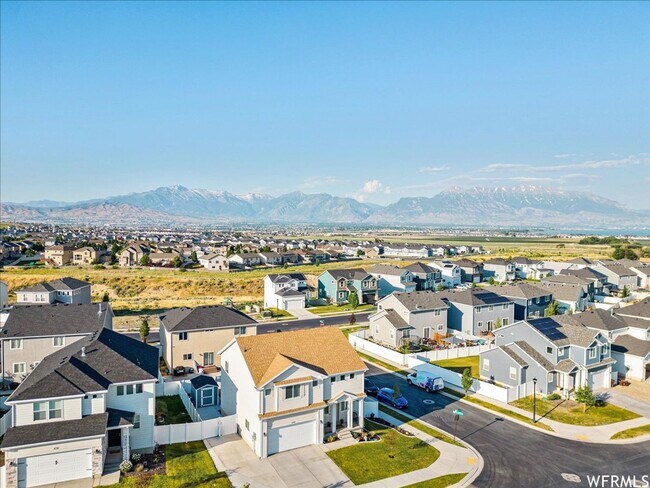 Foto del edificio - Large Home in Eagle Mountain