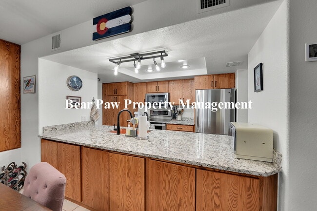 Building Photo - "Charming 2-Bedroom Condo with 2 Full Bath...