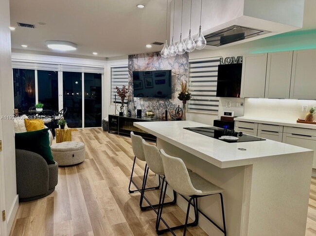 Building Photo - 407 SW 5th St