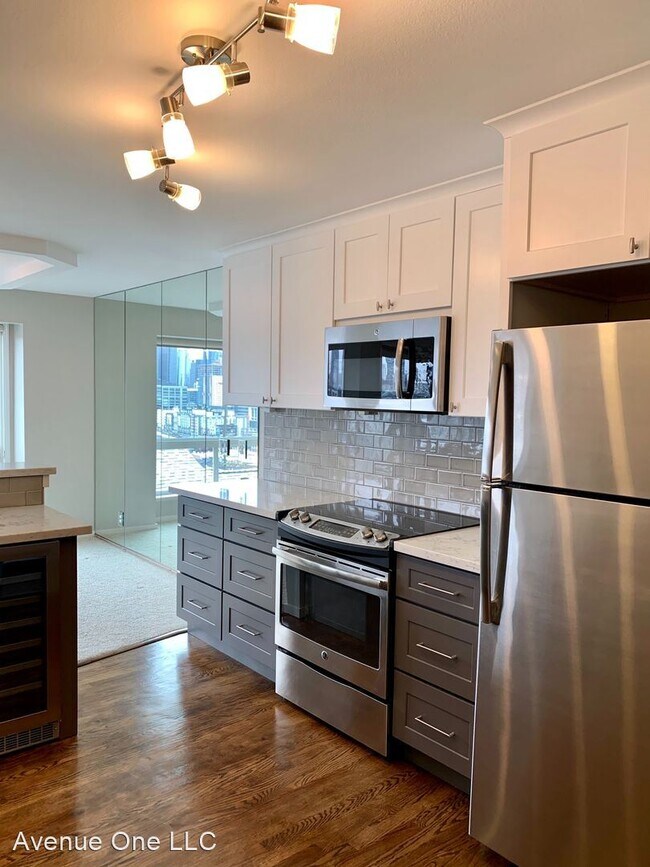 Building Photo - 2 br, 2 bath House - 1011 5th Ave N #302