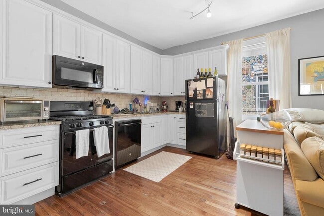 Building Photo - 508 Bainbridge St
