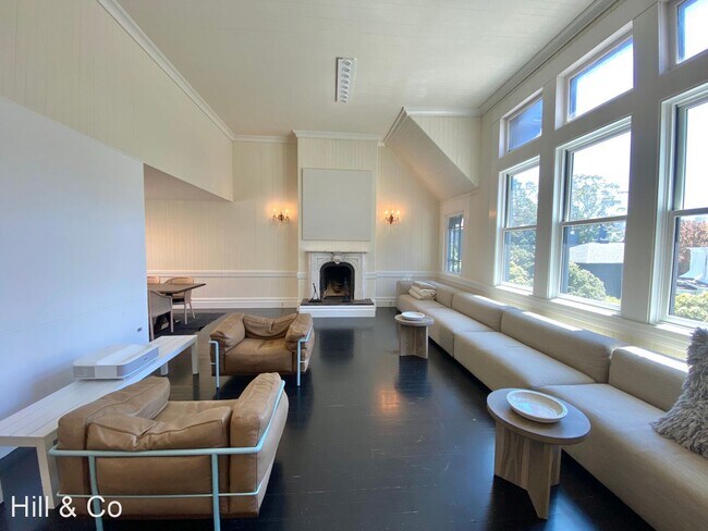 Building Photo - 2 br, 2 bath House - 1088 Green St