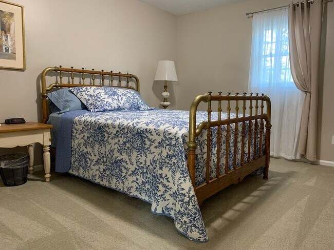 Foto del edificio - Beautiful Furnished Condo with 3 month lease