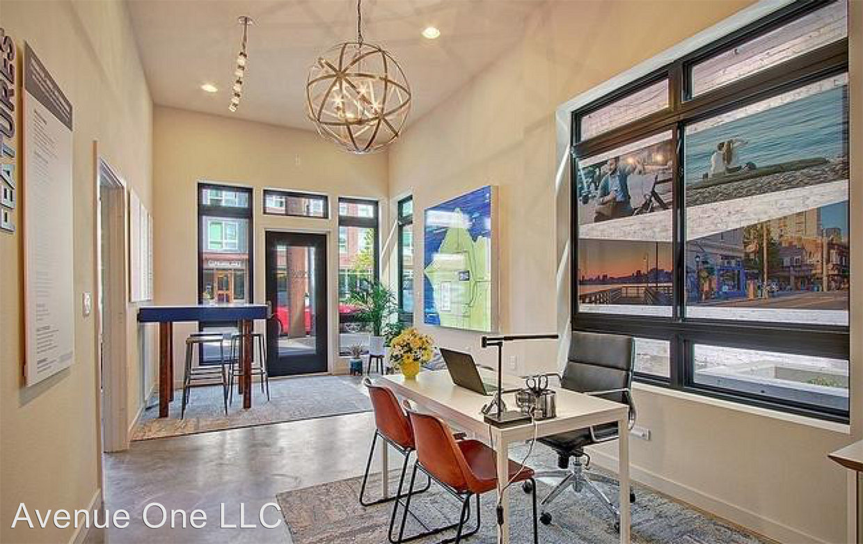 Foto del edificio - 3215 California Ave SW