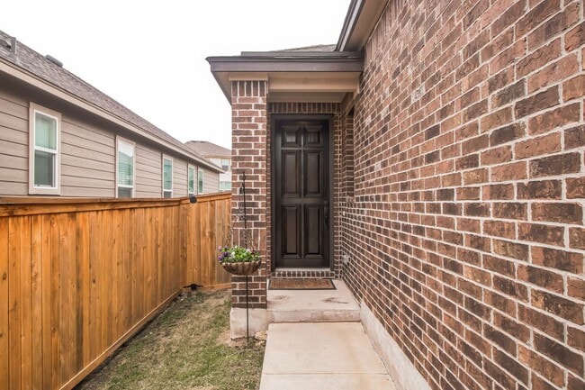 Building Photo - 227 Outlaw Dr