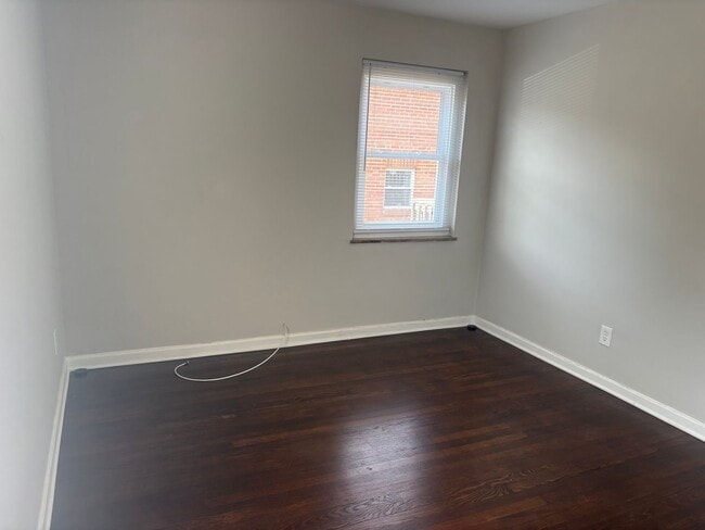 Building Photo - 1009 Lilley Ave