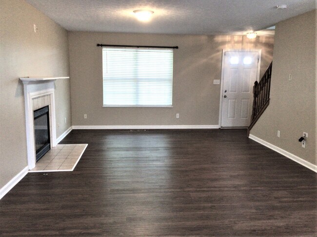 Foto del edificio - 8715 Plum Creek Court