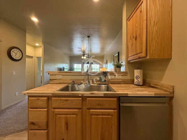 Building Photo - 2407 Quarter Horse Trl
