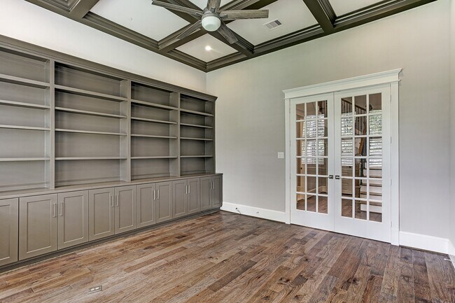 Foto del edificio - 325 Bunker Hill Rd