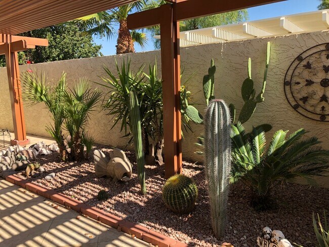 Foto del edificio - Lovely Home Steps Away From All the Amenities in Leisure World, in 45+ Active Adult Community Ava...