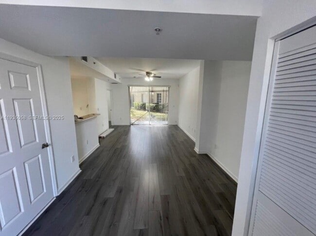 Foto del edificio - 1979 Freeport Ln